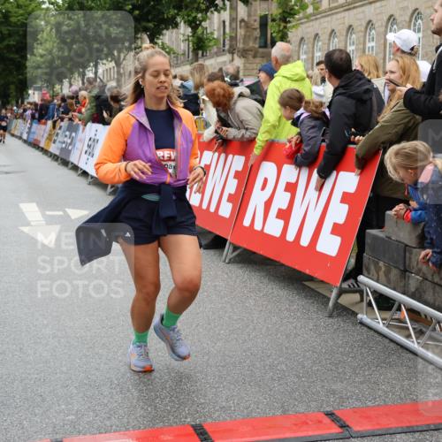 14.06.2026 - REWE Women's Run Strokosch-Dieckow http://msf.ph/oto/9786016 14.06.2026 10:04:49 Ziel 10593, 10787, 10788, 11068, 11122, 11294 meine-sportfotos.de