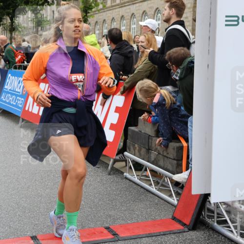 14.06.2026 - REWE Women's Run Strokosch-Dieckow http://msf.ph/oto/9786022 14.06.2026 10:04:49 Ziel 10593, 10787, 10788, 11068, 11122, 11294 meine-sportfotos.de