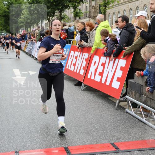14.06.2026 - REWE Women's Run Strokosch-Dieckow http://msf.ph/oto/9786025 14.06.2026 10:04:57 Ziel 10326, 10593 meine-sportfotos.de