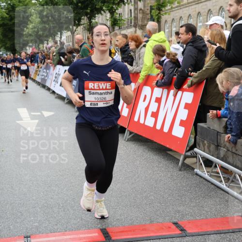 14.06.2026 - REWE Women's Run Strokosch-Dieckow http://msf.ph/oto/9786028 14.06.2026 10:04:57 Ziel 10326, 10593 meine-sportfotos.de