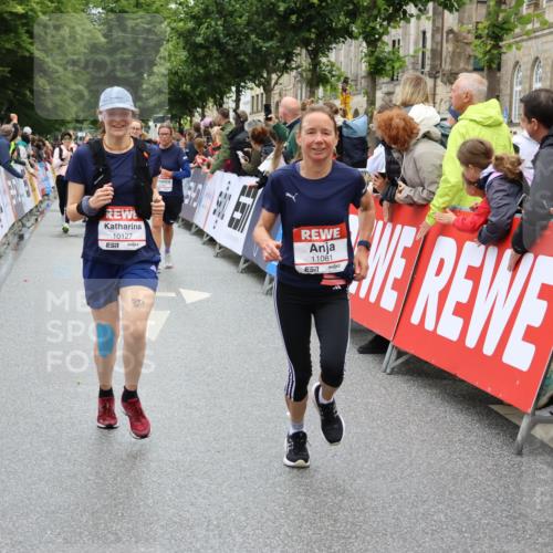 14.06.2026 - REWE Women's Run Strokosch-Dieckow http://msf.ph/oto/9786038 14.06.2026 10:05:04 Ziel 10127, 10326, 10610, 11081, 11290 meine-sportfotos.de