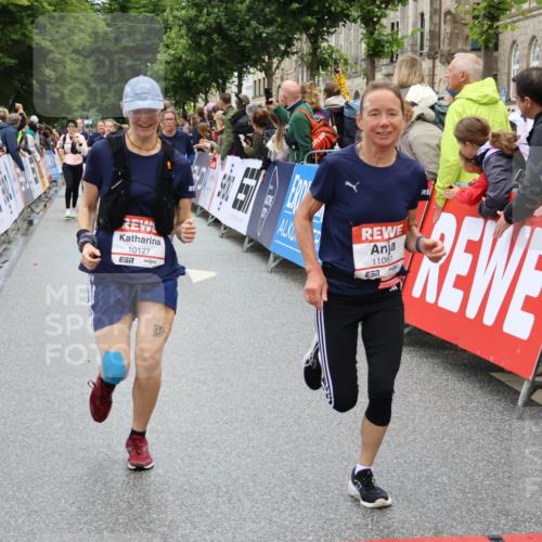 14.06.2026 - REWE Women's Run Strokosch-Dieckow http://msf.ph/oto/9786042 14.06.2026 10:05:05 Ziel 10127, 10326, 10329, 10610, 11081, 11290, 11323, 11482 meine-sportfotos.de