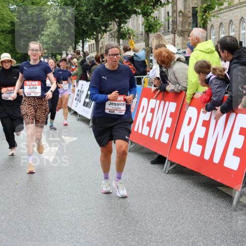 14.06.2026 - REWE Women's Run Strokosch-Dieckow http://msf.ph/oto/9786046 14.06.2026 10:05:07 Ziel 10127, 10329, 10610, 10719, 11043, 11081, 11290, 11323, 11482, 11524 meine-sportfotos.de