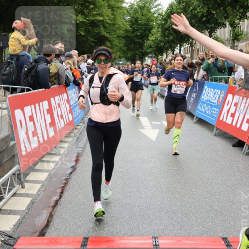14.06.2026 - REWE Women's Run Strokosch-Dieckow http://msf.ph/oto/9786057 14.06.2026 10:05:11 Ziel 10127, 10191, 10329, 10719, 10822, 11043, 11081, 11091, 11290, 11323, 11482, 11524 meine-sportfotos.de