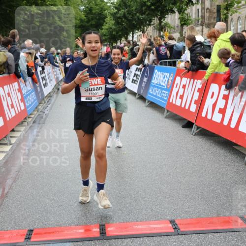 14.06.2026 - REWE Women's Run Strokosch-Dieckow http://msf.ph/oto/9786065 14.06.2026 10:05:15 Ziel 10191, 10318, 10329, 10533, 10719, 10822, 11027, 11043, 11091, 11290, 11323, 11482, 11524 meine-sportfotos.de