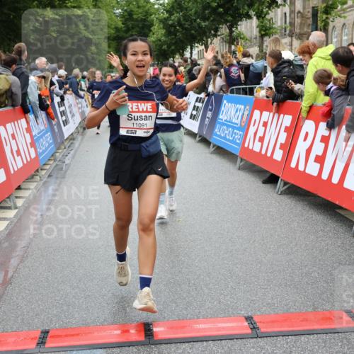 14.06.2026 - REWE Women's Run Strokosch-Dieckow http://msf.ph/oto/9786066 14.06.2026 10:05:15 Ziel 10191, 10318, 10329, 10533, 10719, 10822, 11027, 11043, 11091, 11290, 11323, 11482, 11524 meine-sportfotos.de