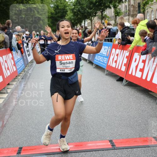 14.06.2026 - REWE Women's Run Strokosch-Dieckow http://msf.ph/oto/9786070 14.06.2026 10:05:15 Ziel 10191, 10318, 10329, 10533, 10719, 10822, 11027, 11043, 11091, 11290, 11323, 11482, 11524 meine-sportfotos.de