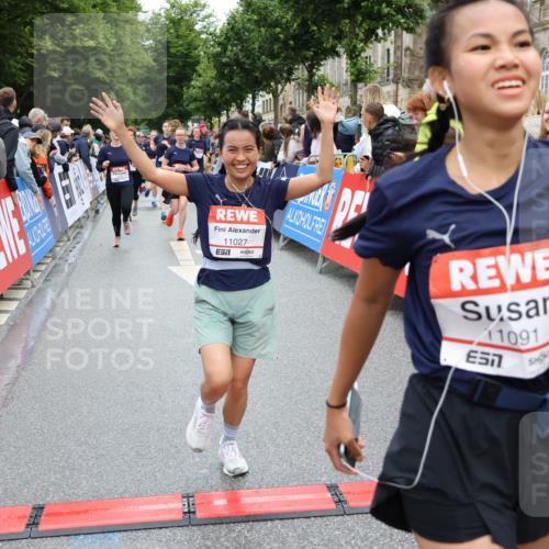 14.06.2026 - REWE Women's Run Strokosch-Dieckow http://msf.ph/oto/9786072 14.06.2026 10:05:16 Ziel 10191, 10318, 10329, 10533, 10674, 10675, 10719, 10822, 11027, 11043, 11091, 11290, 11323, 11482, 11524 meine-sportfotos.de
