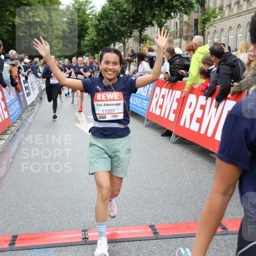 14.06.2026 - REWE Women's Run Strokosch-Dieckow http://msf.ph/oto/9786075 14.06.2026 10:05:16 Ziel 10191, 10318, 10329, 10533, 10674, 10675, 10719, 10822, 11027, 11043, 11091, 11290, 11323, 11482, 11524 meine-sportfotos.de