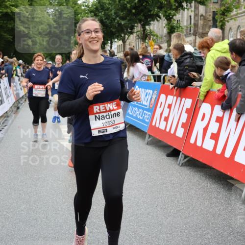 14.06.2026 - REWE Women's Run Strokosch-Dieckow http://msf.ph/oto/9786079 14.06.2026 10:05:18 Ziel 10191, 10318, 10409, 10533, 10588, 10674, 10675, 10719, 10822, 11027, 11043, 11091, 11524 meine-sportfotos.de