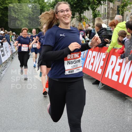 14.06.2026 - REWE Women's Run Strokosch-Dieckow http://msf.ph/oto/9786081 14.06.2026 10:05:18 Ziel 10191, 10318, 10409, 10533, 10588, 10674, 10675, 10719, 10822, 11027, 11043, 11091, 11524 meine-sportfotos.de