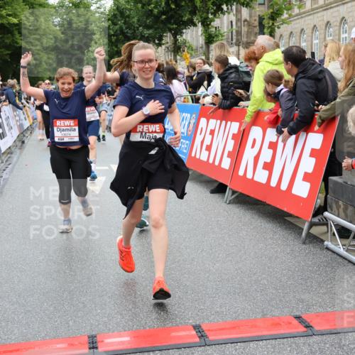14.06.2026 - REWE Women's Run Strokosch-Dieckow http://msf.ph/oto/9786084 14.06.2026 10:05:19 Ziel 10191, 10318, 10409, 10533, 10588, 10674, 10675, 10822, 11027, 11043, 11091 meine-sportfotos.de