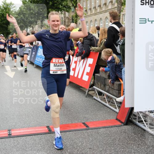 14.06.2026 - REWE Women's Run Strokosch-Dieckow http://msf.ph/oto/9786094 14.06.2026 10:05:22 Ziel 10222, 10318, 10409, 10512, 10533, 10583, 10588, 10674, 10675, 10968, 11027, 11091, 11107, 11263, 11452, 11462 meine-sportfotos.de