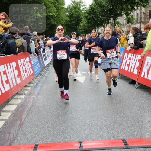 14.06.2026 - REWE Women's Run Strokosch-Dieckow http://msf.ph/oto/9786095 14.06.2026 10:05:23 Ziel 10222, 10318, 10409, 10512, 10533, 10583, 10588, 10674, 10675, 10968, 11027, 11091, 11107, 11263, 11452, 11462 meine-sportfotos.de