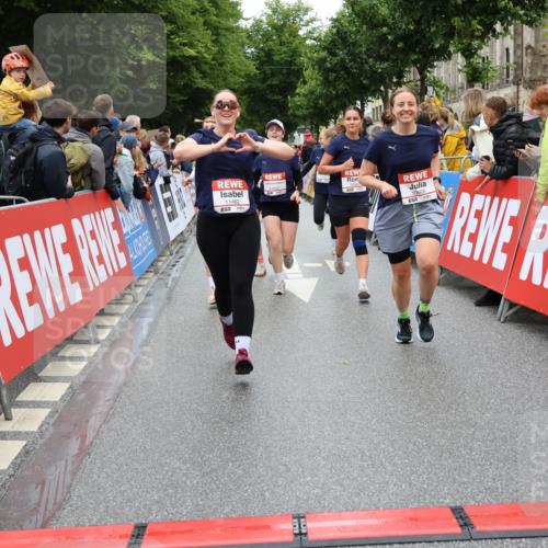 14.06.2026 - REWE Women's Run Strokosch-Dieckow http://msf.ph/oto/9786096 14.06.2026 10:05:23 Ziel 10222, 10318, 10409, 10512, 10533, 10583, 10588, 10674, 10675, 10968, 11027, 11091, 11107, 11263, 11452, 11462 meine-sportfotos.de