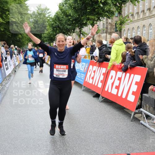 14.06.2026 - REWE Women's Run Strokosch-Dieckow http://msf.ph/oto/9786109 14.06.2026 10:05:29 Ziel 10222, 10409, 10512, 10524, 10583, 10588, 10645, 10836, 10968, 11107, 11263, 11264, 11452, 11462 meine-sportfotos.de