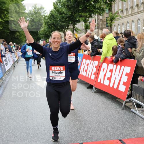 14.06.2026 - REWE Women's Run Strokosch-Dieckow http://msf.ph/oto/9786113 14.06.2026 10:05:29 Ziel 10222, 10409, 10512, 10524, 10583, 10588, 10645, 10836, 10968, 11107, 11263, 11264, 11452, 11462 meine-sportfotos.de