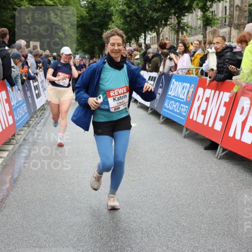 14.06.2026 - REWE Women's Run Strokosch-Dieckow http://msf.ph/oto/9786116 14.06.2026 10:05:32 Ziel 10222, 10418, 10497, 10512, 10524, 10583, 10645, 10836, 10968, 11107, 11263, 11264, 11452, 11462, 11478 meine-sportfotos.de