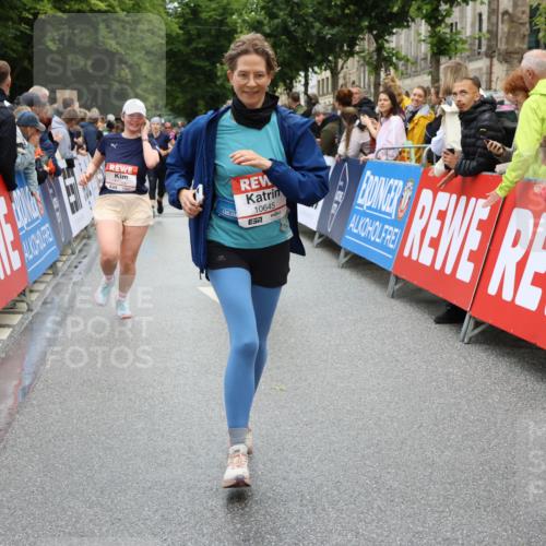 14.06.2026 - REWE Women's Run Strokosch-Dieckow http://msf.ph/oto/9786118 14.06.2026 10:05:32 Ziel 10222, 10418, 10497, 10512, 10524, 10583, 10645, 10836, 10968, 11107, 11263, 11264, 11452, 11462, 11478 meine-sportfotos.de