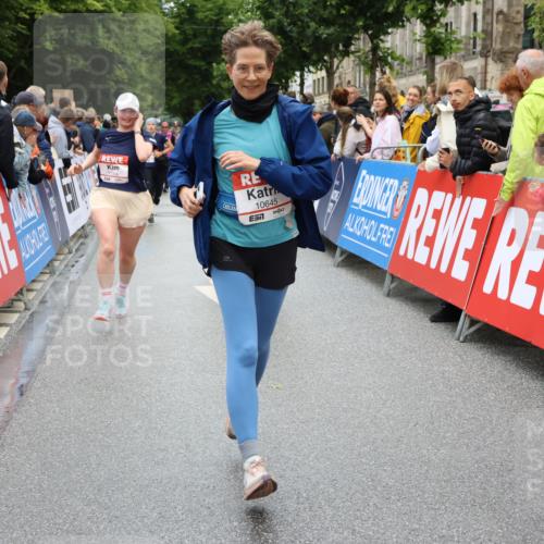 14.06.2026 - REWE Women's Run Strokosch-Dieckow http://msf.ph/oto/9786119 14.06.2026 10:05:32 Ziel 10222, 10418, 10497, 10512, 10524, 10583, 10645, 10836, 10968, 11107, 11263, 11264, 11452, 11462, 11478 meine-sportfotos.de