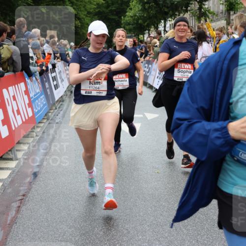 14.06.2026 - REWE Women's Run Strokosch-Dieckow http://msf.ph/oto/9786120 14.06.2026 10:05:33 Ziel 10222, 10418, 10497, 10512, 10524, 10583, 10645, 10836, 11107, 11263, 11264, 11452, 11478 meine-sportfotos.de