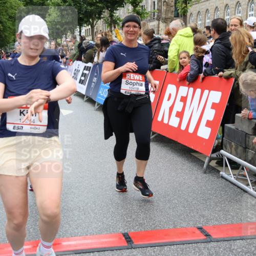 14.06.2026 - REWE Women's Run Strokosch-Dieckow http://msf.ph/oto/9786124 14.06.2026 10:05:34 Ziel 10222, 10418, 10497, 10524, 10645, 10836, 11107, 11264, 11305, 11478 meine-sportfotos.de