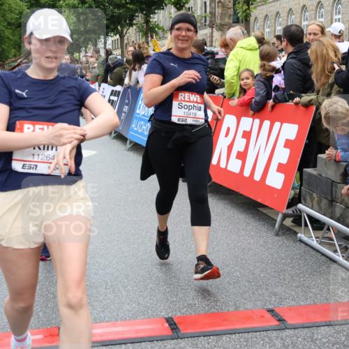 14.06.2026 - REWE Women's Run Strokosch-Dieckow http://msf.ph/oto/9786125 14.06.2026 10:05:34 Ziel 10222, 10418, 10497, 10524, 10645, 10836, 11107, 11264, 11305, 11478 meine-sportfotos.de