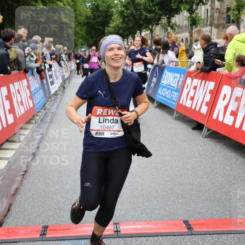 14.06.2026 - REWE Women's Run Strokosch-Dieckow http://msf.ph/oto/9786130 14.06.2026 10:05:36 Ziel 10418, 10494, 10497, 10524, 10645, 10836, 11264, 11305, 11478 meine-sportfotos.de