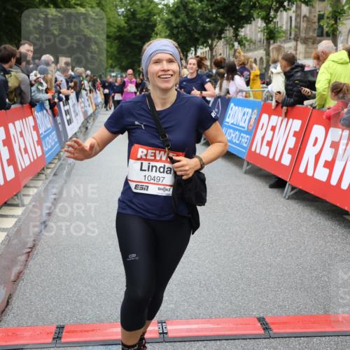 14.06.2026 - REWE Women's Run Strokosch-Dieckow http://msf.ph/oto/9786131 14.06.2026 10:05:36 Ziel 10418, 10494, 10497, 10524, 10645, 10836, 11264, 11305, 11478 meine-sportfotos.de