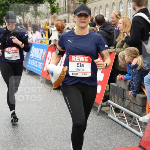 14.06.2026 - REWE Women's Run Strokosch-Dieckow http://msf.ph/oto/9786137 14.06.2026 10:05:40 Ziel 10076, 10418, 10494, 10497, 10645, 10669, 10775, 10959, 11264, 11305, 11478 meine-sportfotos.de