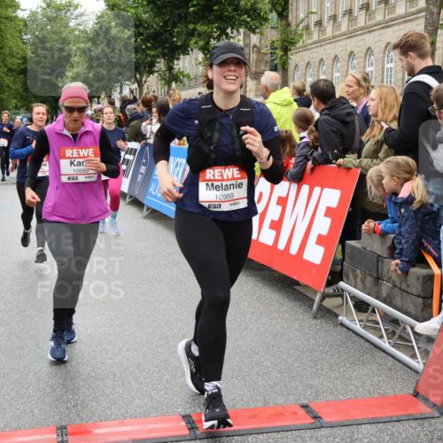 14.06.2026 - REWE Women's Run Strokosch-Dieckow http://msf.ph/oto/9786138 14.06.2026 10:05:41 Ziel 10076, 10418, 10494, 10497, 10669, 10775, 10959, 11264, 11305, 11478 meine-sportfotos.de