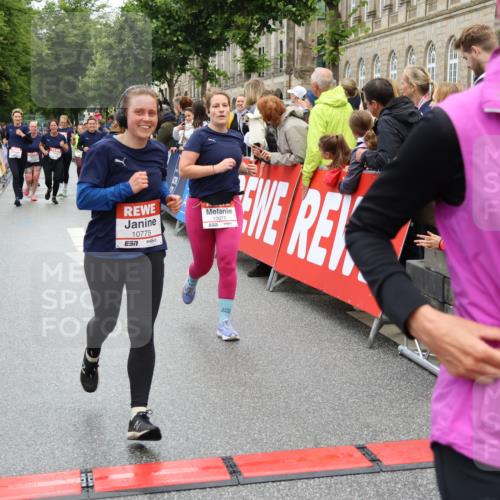 14.06.2026 - REWE Women's Run Strokosch-Dieckow http://msf.ph/oto/9786144 14.06.2026 10:05:42 Ziel 10076, 10418, 10494, 10497, 10669, 10775, 10959, 11305, 11478 meine-sportfotos.de