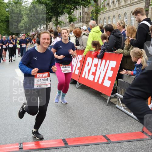 14.06.2026 - REWE Women's Run Strokosch-Dieckow http://msf.ph/oto/9786146 14.06.2026 10:05:43 Ziel 10076, 10348, 10494, 10497, 10669, 10775, 10959, 11305 meine-sportfotos.de