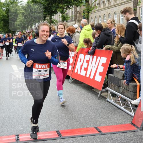 14.06.2026 - REWE Women's Run Strokosch-Dieckow http://msf.ph/oto/9786148 14.06.2026 10:05:43 Ziel 10076, 10348, 10494, 10497, 10669, 10775, 10959, 11305 meine-sportfotos.de