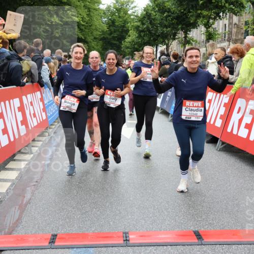 14.06.2026 - REWE Women's Run Strokosch-Dieckow http://msf.ph/oto/9786151 14.06.2026 10:05:47 Ziel 10057, 10059, 10076, 10271, 10309, 10348, 10493, 10494, 10669, 10761, 10775, 10959, 10980, 11357 meine-sportfotos.de