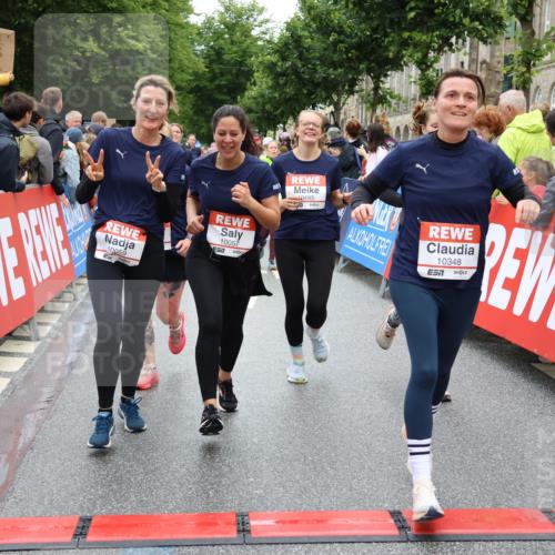 14.06.2026 - REWE Women's Run Strokosch-Dieckow http://msf.ph/oto/9786158 14.06.2026 10:05:48 Ziel 10057, 10059, 10076, 10087, 10271, 10309, 10332, 10348, 10493, 10494, 10579, 10669, 10761, 10775, 10959, 10980, 11357 meine-sportfotos.de