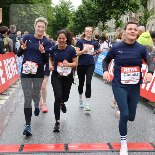 14.06.2026 - REWE Women's Run Strokosch-Dieckow http://msf.ph/oto/9786160 14.06.2026 10:05:48 Ziel 10057, 10059, 10076, 10087, 10271, 10309, 10332, 10348, 10493, 10494, 10579, 10669, 10761, 10775, 10959, 10980, 11357 meine-sportfotos.de