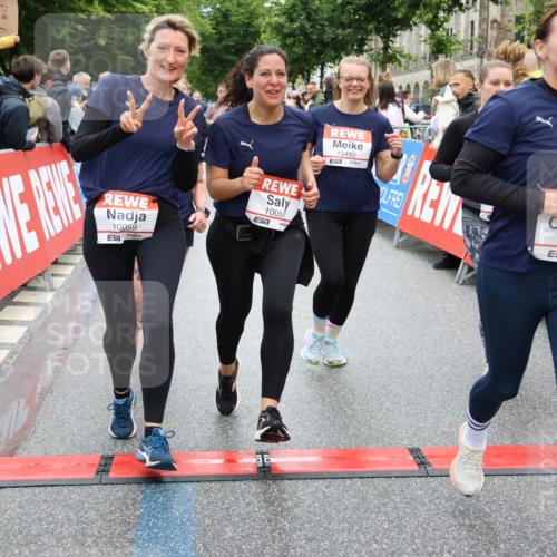 14.06.2026 - REWE Women's Run Strokosch-Dieckow http://msf.ph/oto/9786164 14.06.2026 10:05:48 Ziel 10057, 10059, 10076, 10087, 10271, 10309, 10332, 10348, 10493, 10494, 10579, 10669, 10761, 10775, 10959, 10980, 11357 meine-sportfotos.de