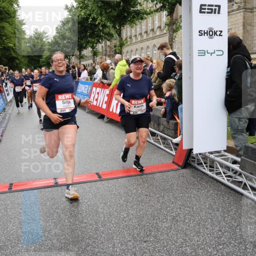 14.06.2026 - REWE Women's Run Strokosch-Dieckow http://msf.ph/oto/9786178 14.06.2026 10:05:57 Ziel 10048, 10049, 10050, 10087, 10199, 10309, 10332, 10477, 10579, 10624, 10694, 10705, 10726, 10761, 10799, 10910, 10980, 11010, 11034, 11036, 11316, 11356, 11363, 11532 meine-sportfotos.de