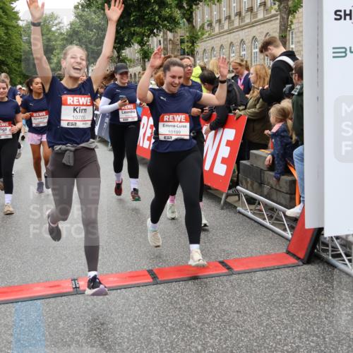 14.06.2026 - REWE Women's Run Strokosch-Dieckow http://msf.ph/oto/9786183 14.06.2026 10:05:59 Ziel 10048, 10049, 10050, 10087, 10199, 10309, 10332, 10477, 10538, 10579, 10624, 10654, 10694, 10705, 10726, 10761, 10799, 10910, 10980, 11010, 11034, 11036, 11181, 11316, 11356, 11363, 11532 meine-sportfotos.de