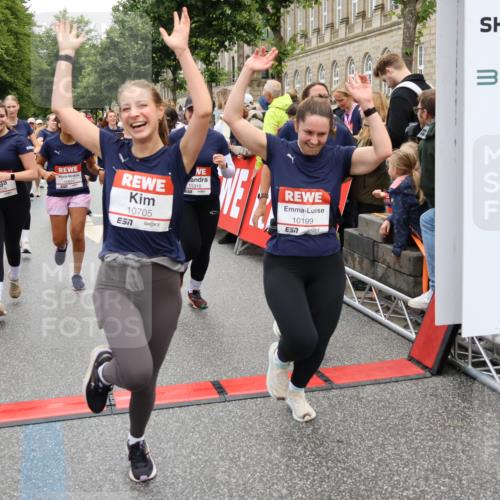 14.06.2026 - REWE Women's Run Strokosch-Dieckow http://msf.ph/oto/9786187 14.06.2026 10:05:59 Ziel 10048, 10049, 10050, 10087, 10199, 10309, 10332, 10477, 10538, 10579, 10624, 10654, 10694, 10705, 10726, 10761, 10799, 10910, 10980, 11010, 11034, 11036, 11181, 11316, 11356, 11363, 11532 meine-sportfotos.de