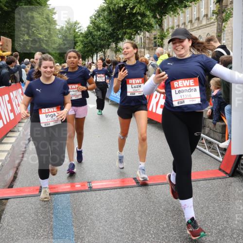 14.06.2026 - REWE Women's Run Strokosch-Dieckow http://msf.ph/oto/9786190 14.06.2026 10:06:00 Ziel 10048, 10049, 10050, 10087, 10123, 10199, 10332, 10477, 10538, 10579, 10624, 10654, 10694, 10705, 10726, 10799, 10910, 11010, 11034, 11036, 11181, 11316, 11356, 11363, 11532 meine-sportfotos.de