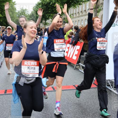 14.06.2026 - REWE Women's Run Strokosch-Dieckow http://msf.ph/oto/9786208 14.06.2026 10:06:02 Ziel 10019, 10048, 10049, 10050, 10123, 10199, 10477, 10538, 10581, 10624, 10654, 10694, 10705, 10910, 11010, 11034, 11036, 11114, 11121, 11181, 11316, 11356, 11363 meine-sportfotos.de