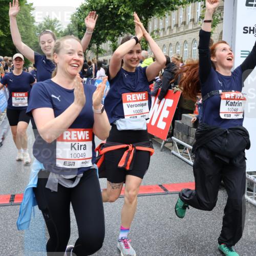 14.06.2026 - REWE Women's Run Strokosch-Dieckow http://msf.ph/oto/9786209 14.06.2026 10:06:02 Ziel 10019, 10048, 10049, 10050, 10123, 10199, 10477, 10538, 10581, 10624, 10654, 10694, 10705, 10910, 11010, 11034, 11036, 11114, 11121, 11181, 11316, 11356, 11363 meine-sportfotos.de