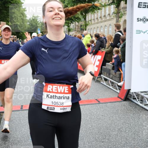 14.06.2026 - REWE Women's Run Strokosch-Dieckow http://msf.ph/oto/9786213 14.06.2026 10:06:03 Ziel 10019, 10048, 10049, 10050, 10123, 10199, 10477, 10538, 10581, 10624, 10654, 10694, 10705, 10910, 11010, 11034, 11036, 11114, 11121, 11181, 11316, 11356, 11363 meine-sportfotos.de
