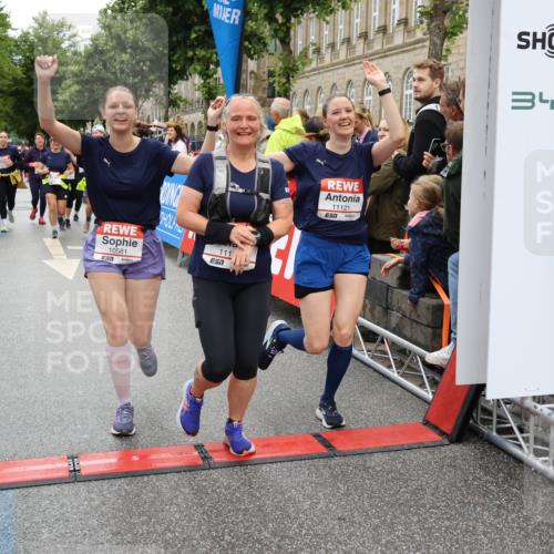 14.06.2026 - REWE Women's Run Strokosch-Dieckow http://msf.ph/oto/9786224 14.06.2026 10:06:07 Ziel 10019, 10048, 10049, 10050, 10123, 10195, 10462, 10477, 10538, 10581, 10624, 10654, 10671, 10823, 10880, 11010, 11034, 11114, 11121, 11181, 11188, 11316, 11356 meine-sportfotos.de
