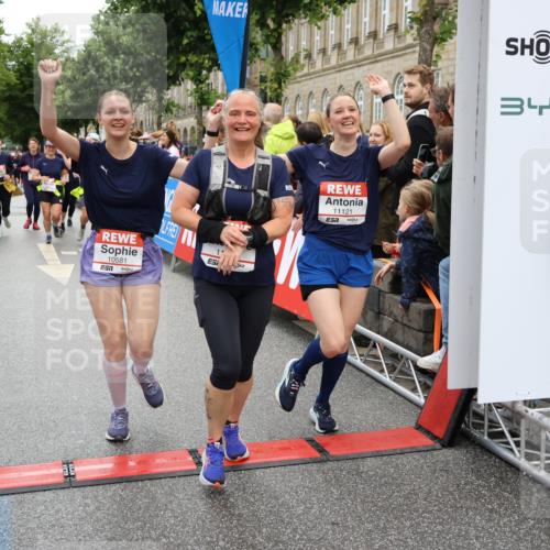 14.06.2026 - REWE Women's Run Strokosch-Dieckow http://msf.ph/oto/9786225 14.06.2026 10:06:07 Ziel 10019, 10048, 10049, 10050, 10123, 10195, 10462, 10477, 10538, 10581, 10624, 10654, 10671, 10823, 10880, 11010, 11034, 11114, 11121, 11181, 11188, 11316, 11356 meine-sportfotos.de