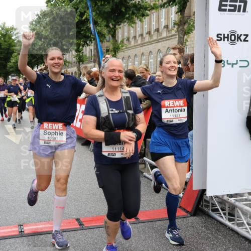 14.06.2026 - REWE Women's Run Strokosch-Dieckow http://msf.ph/oto/9786229 14.06.2026 10:06:07 Ziel 10019, 10048, 10049, 10050, 10123, 10195, 10462, 10477, 10538, 10581, 10624, 10654, 10671, 10823, 10880, 11010, 11034, 11114, 11121, 11181, 11188, 11316, 11356 meine-sportfotos.de