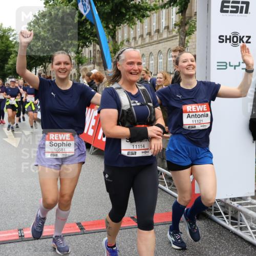 14.06.2026 - REWE Women's Run Strokosch-Dieckow http://msf.ph/oto/9786231 14.06.2026 10:06:07 Ziel 10019, 10048, 10049, 10050, 10123, 10195, 10462, 10477, 10538, 10581, 10624, 10654, 10671, 10823, 10880, 11010, 11034, 11114, 11121, 11181, 11188, 11316, 11356 meine-sportfotos.de
