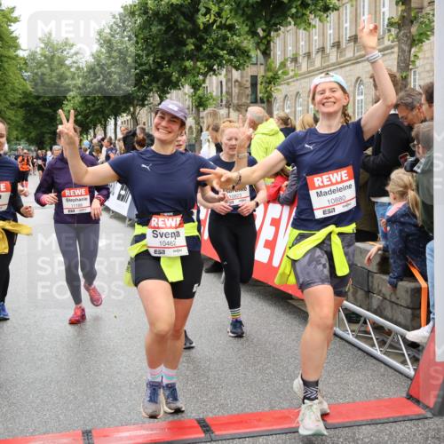 14.06.2026 - REWE Women's Run Strokosch-Dieckow http://msf.ph/oto/9786237 14.06.2026 10:06:11 Ziel 10019, 10123, 10195, 10462, 10581, 10654, 10671, 10823, 10880, 11112, 11114, 11121, 11188 meine-sportfotos.de